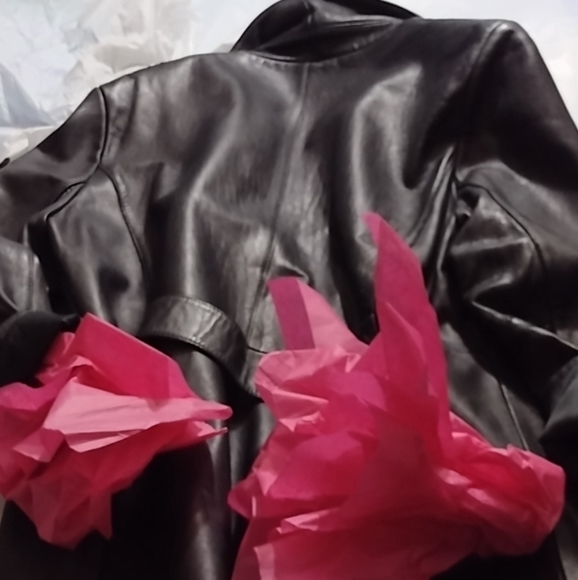 Ann Klein Vintage Lamb Leather Beautifully Cut in Back - Picture 9 of 16